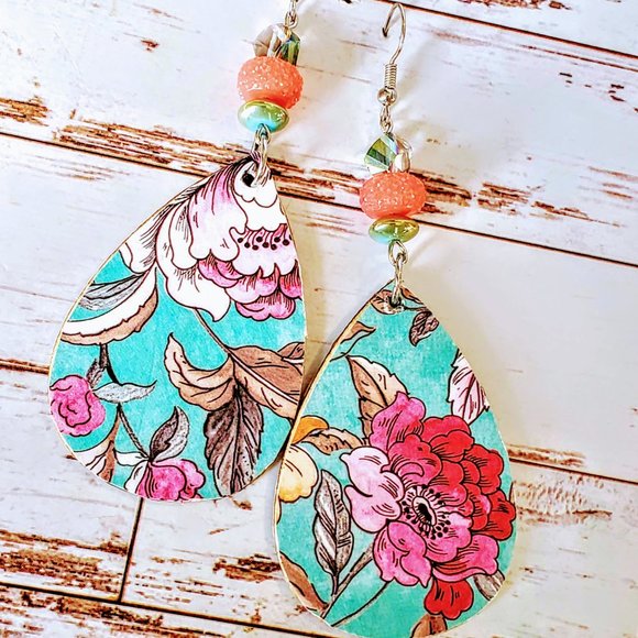 The Girl With Kaleidoscope Eyes Jewelry - Botanical Fantasy Earrings